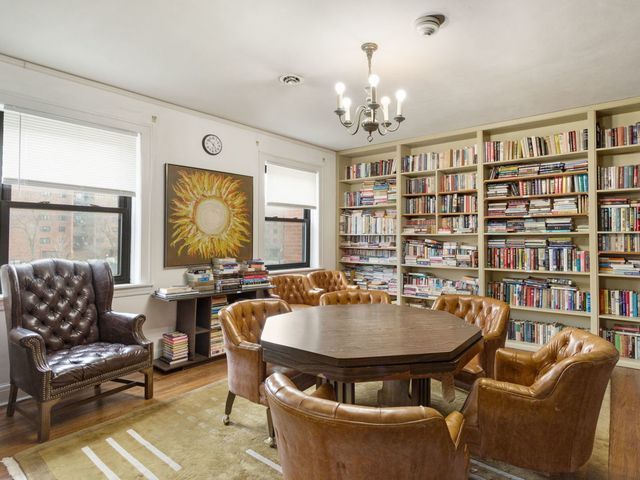 9332 Landings Lane 203D, Des Plaines, IL 60016