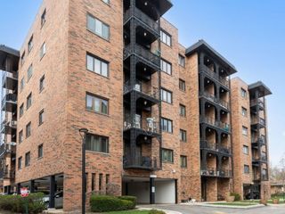 9332 Landings Lane 203D, Des Plaines, IL 60016