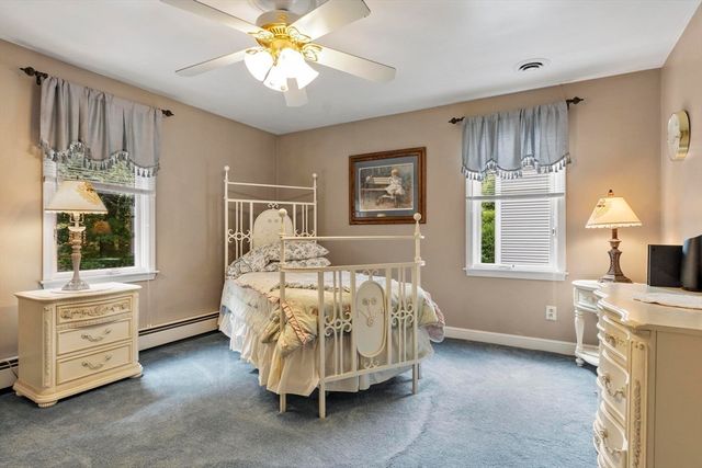 17 Sycamore Drive, Rutland, MA 01543