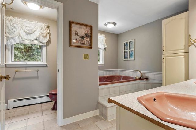 17 Sycamore Drive, Rutland, MA 01543
