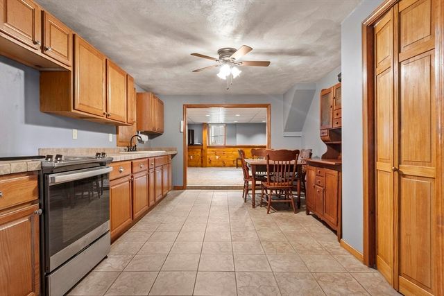 17 Sycamore Drive, Rutland, MA 01543