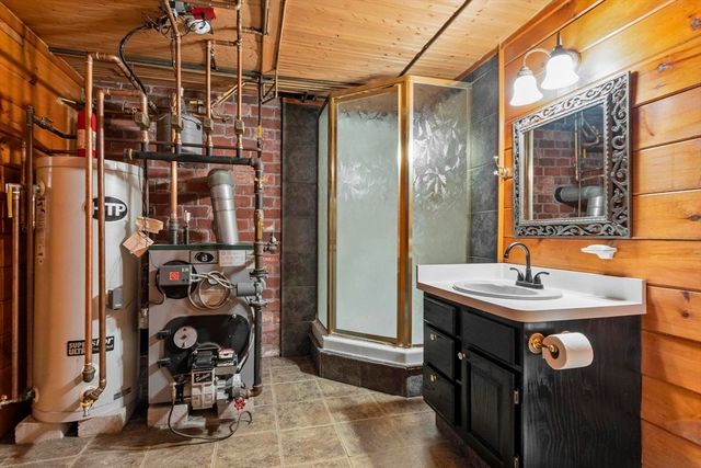 17 Sycamore Drive, Rutland, MA 01543