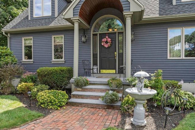17 Sycamore Drive, Rutland, MA 01543