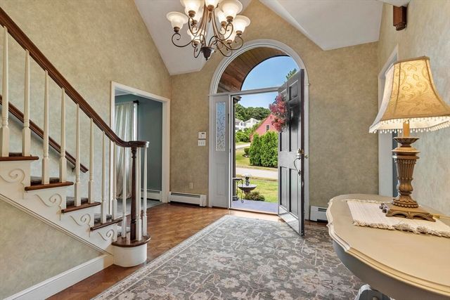 17 Sycamore Drive, Rutland, MA 01543