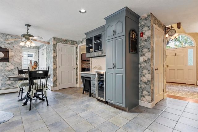 17 Sycamore Drive, Rutland, MA 01543