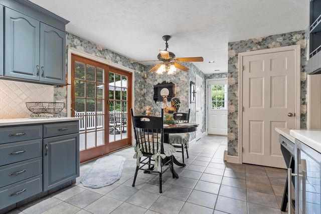 17 Sycamore Drive, Rutland, MA 01543