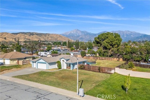 12329 Paradise Lane, Yucaipa, CA 92399