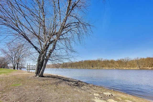 1715 W River Street 1715, Dixon, IL 61021