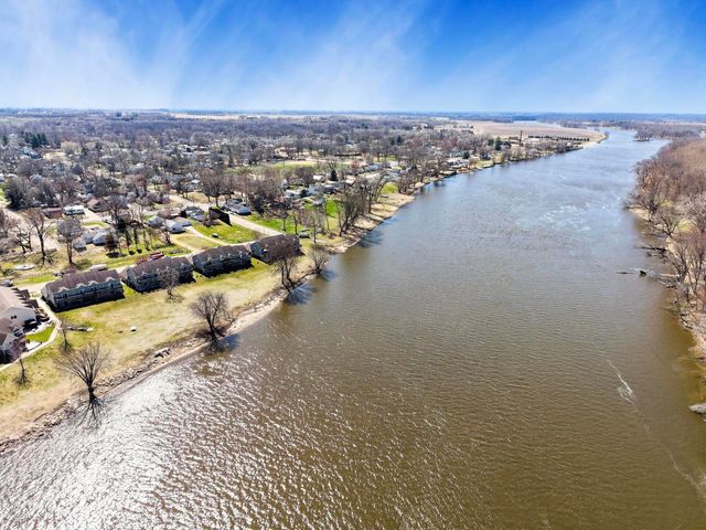 1715 W River Street 1715, Dixon, IL 61021