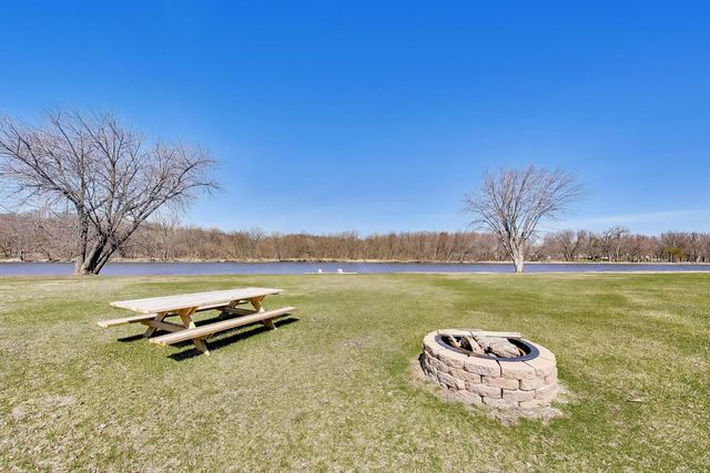 1715 W River Street 1715, Dixon, IL 61021