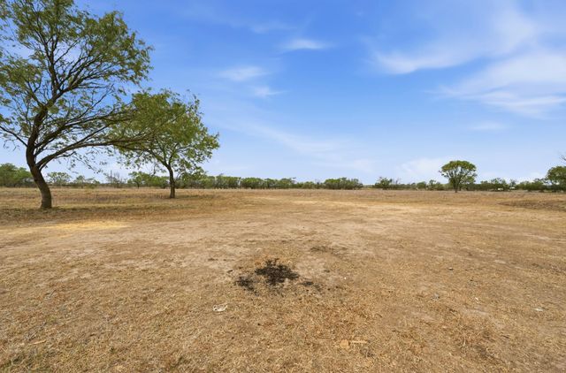 3500 Scull RD, Martindale, TX 78655