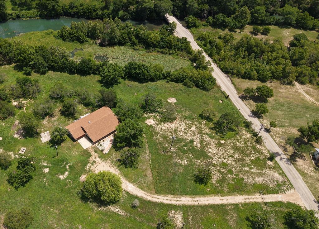 3500 Scull RD, Martindale, TX 78655