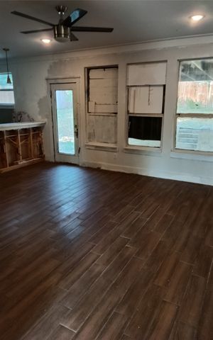5817 Stonegate Circle, Granbury, TX 76048