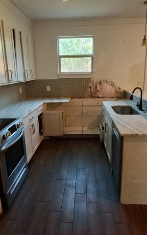 5817 Stonegate Circle, Granbury, TX 76048