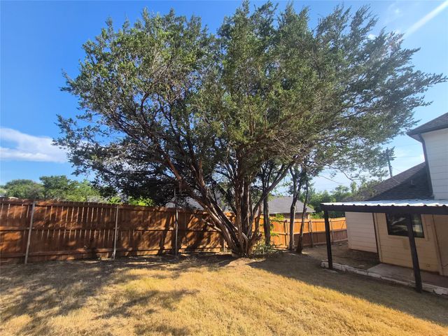 5817 Stonegate Circle, Granbury, TX 76048