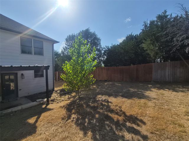 5817 Stonegate Circle, Granbury, TX 76048
