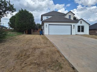 5817 Stonegate Circle, Granbury, TX 76048