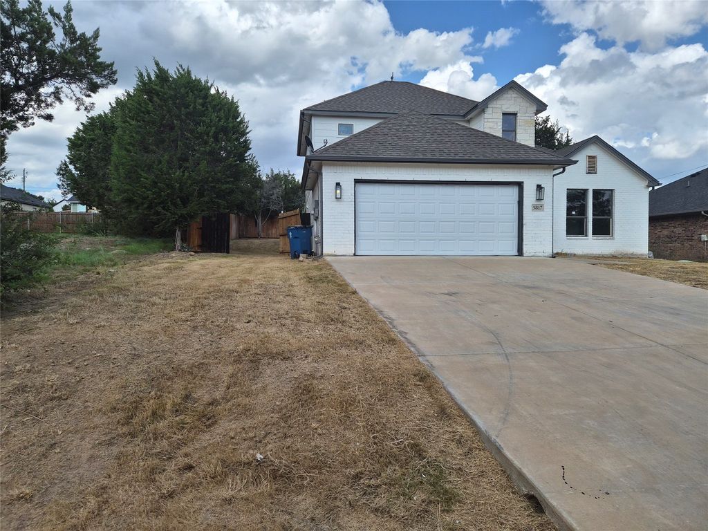 5817 Stonegate Circle, Granbury, TX 76048