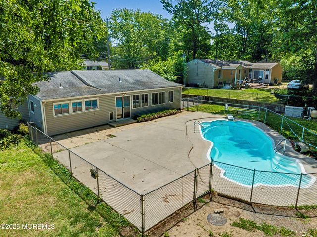 18 N Hope Chapel Road N, Jackson, NJ 08527