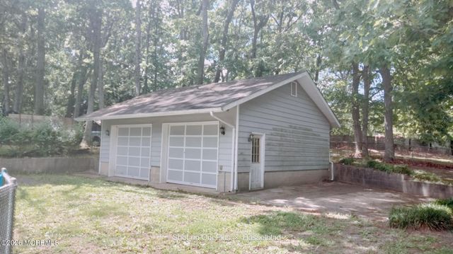 18 N Hope Chapel Road N, Jackson, NJ 08527