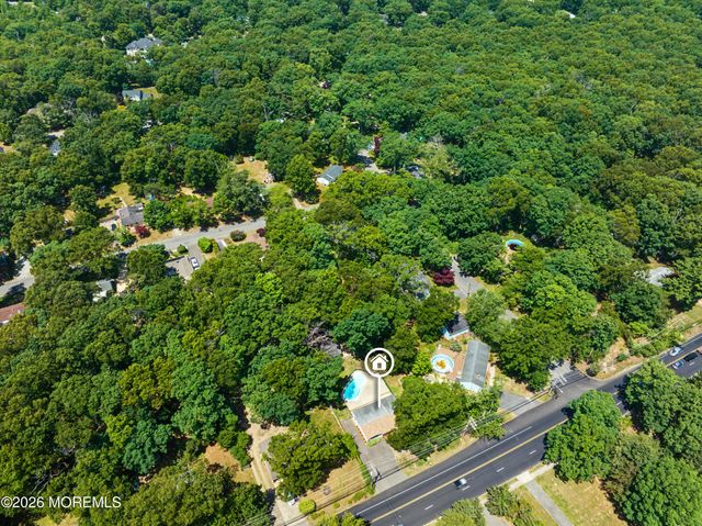 18 N Hope Chapel Road N, Jackson, NJ 08527