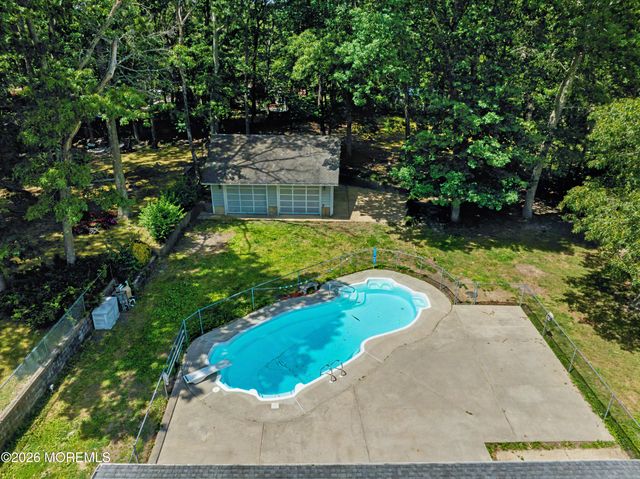 18 N Hope Chapel Road N, Jackson, NJ 08527