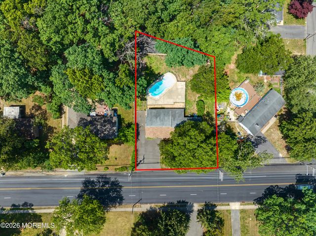 18 N Hope Chapel Road N, Jackson, NJ 08527