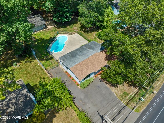 18 N Hope Chapel Road N, Jackson, NJ 08527