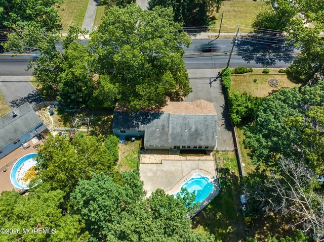 18 N Hope Chapel Road N, Jackson, NJ 08527