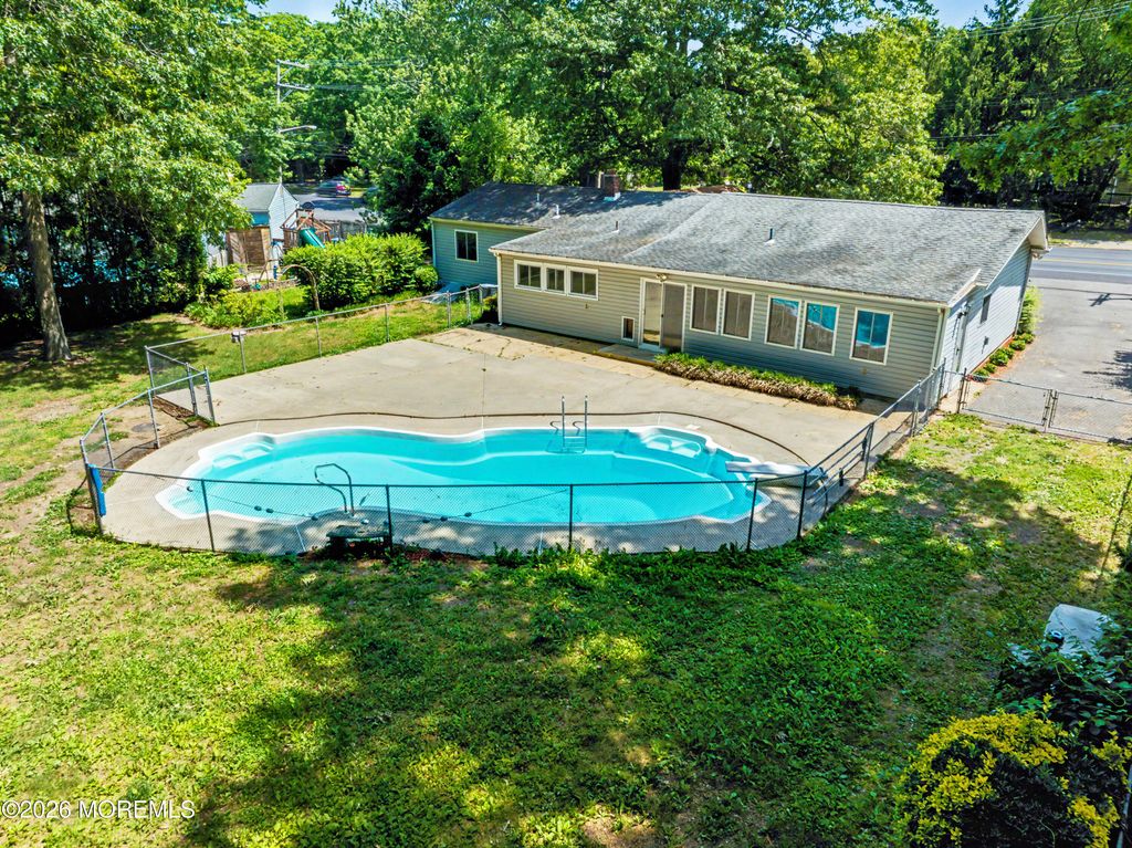18 N Hope Chapel Road N, Jackson, NJ 08527