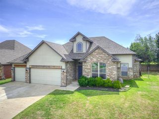 11104 Fairways Avenue, Yukon, OK 73099