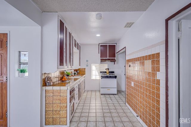 2315 Arlington Street, Bakersfield, CA 93305