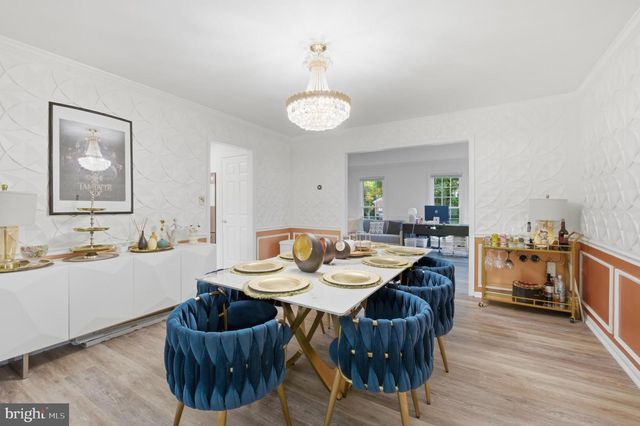 8619 OAK CHASE CIR, Fairfax Station, VA 22039