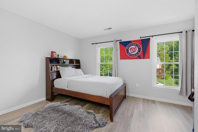 8619 OAK CHASE CIR, Fairfax Station, VA 22039