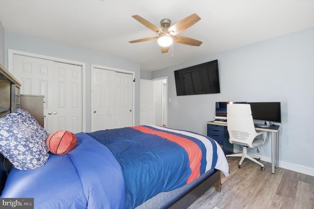 8619 OAK CHASE CIR, Fairfax Station, VA 22039