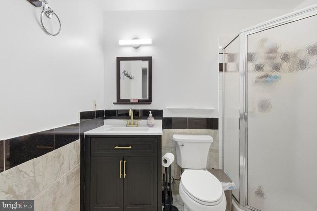 8619 OAK CHASE CIR, Fairfax Station, VA 22039