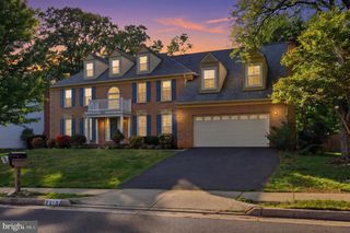 8619 OAK CHASE CIR, Fairfax Station, VA 22039