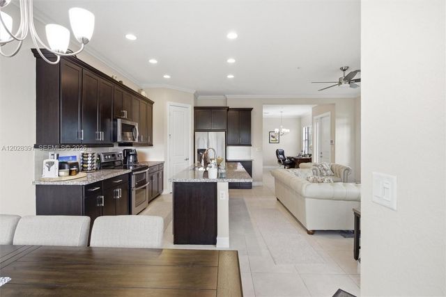 1507 SW 113th Avenue, Pembroke Pines, FL 33025