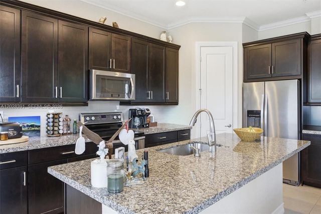 1507 SW 113th Avenue, Pembroke Pines, FL 33025