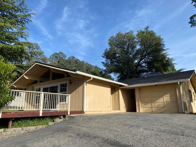 11525 Lakeshore South, Auburn, CA 95602