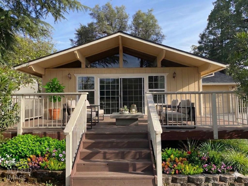 11525 Lakeshore South, Auburn, CA 95602