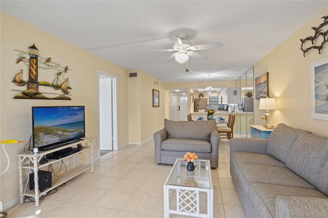 5608 GULF DRIVE 104, Holmes Beach, FL 34217