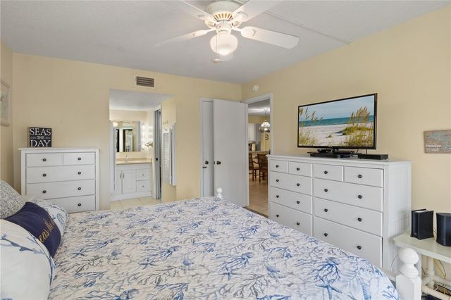 5608 GULF DRIVE 104, Holmes Beach, FL 34217