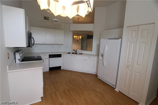 2880 Citrus Lake DR Q201, Naples, FL 34109