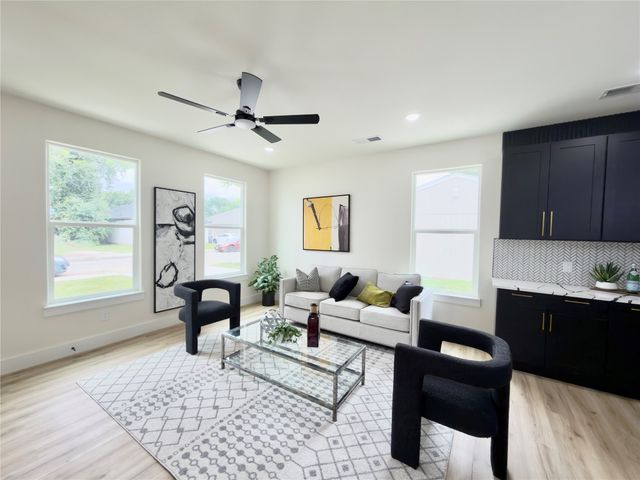 2606 Hooper Street, Dallas, TX 75215