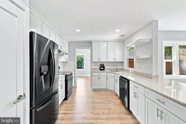 316 SUGARLAND RUN DR, Sterling, VA 20164