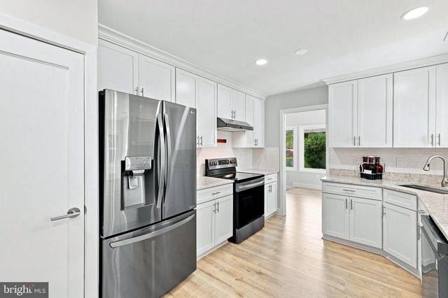 316 SUGARLAND RUN DR, Sterling, VA 20164