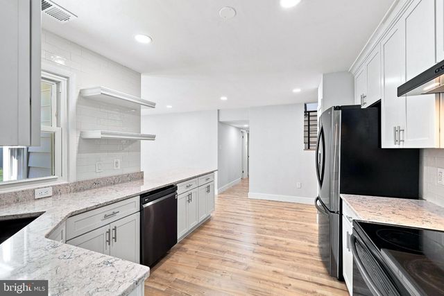 316 SUGARLAND RUN DR, Sterling, VA 20164