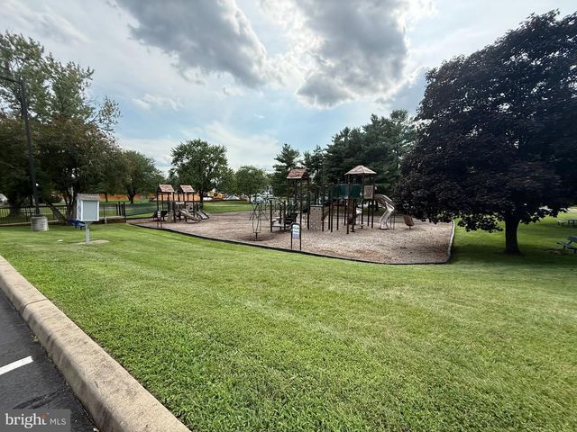 316 SUGARLAND RUN DR, Sterling, VA 20164