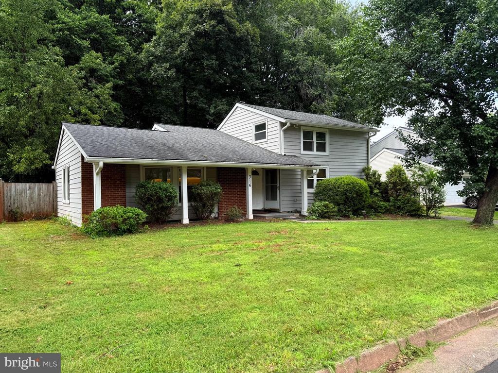 316 SUGARLAND RUN DR, Sterling, VA 20164